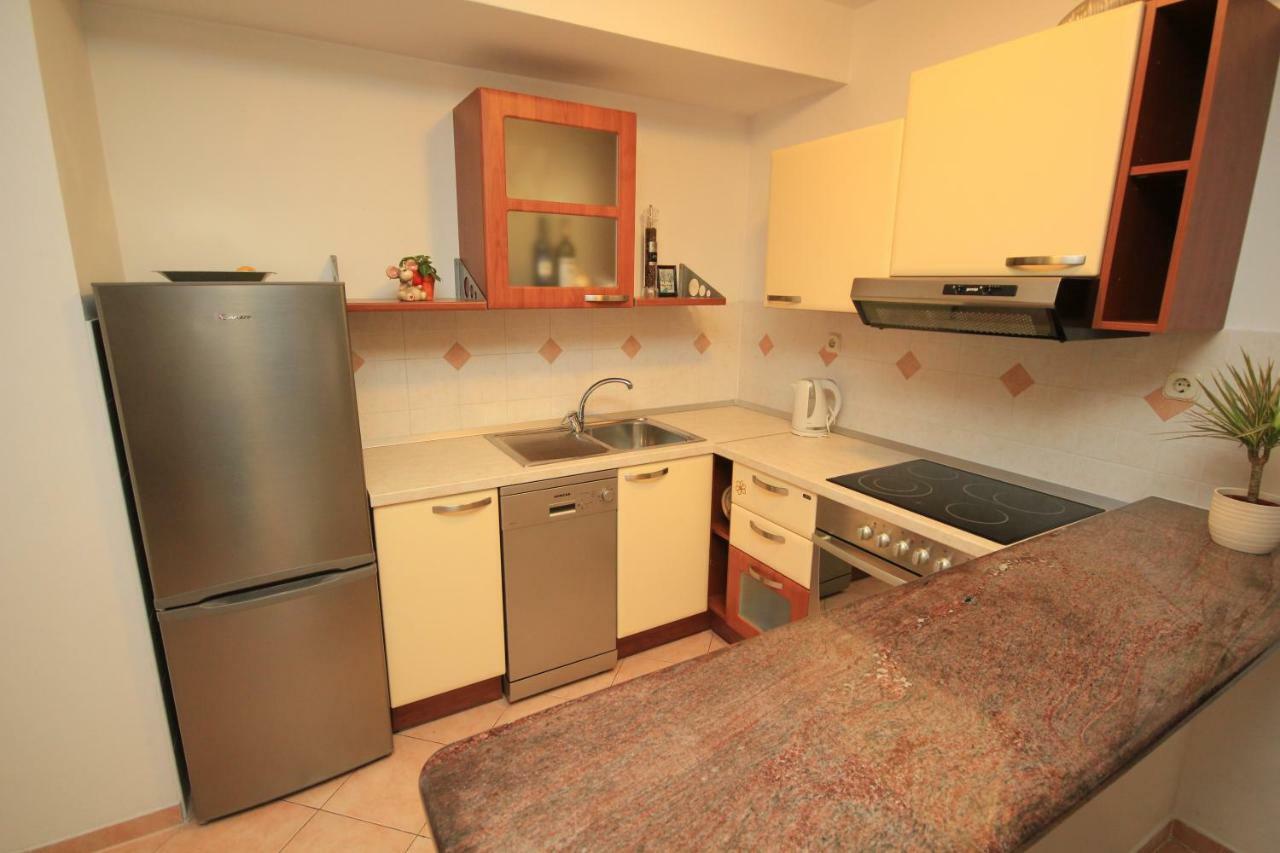 Comfort Sea View Apartment With Parking And Two Bedrooms Baska Voda Luaran gambar